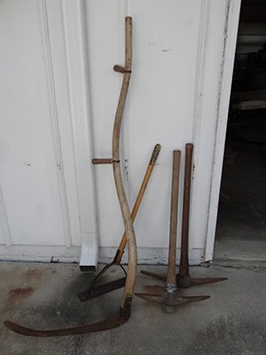 Property photo 75 - Personal Property Auction, Tractors, Dozer, Implements, Lawn & Garden, Tools, Antiques, Furniture & Household